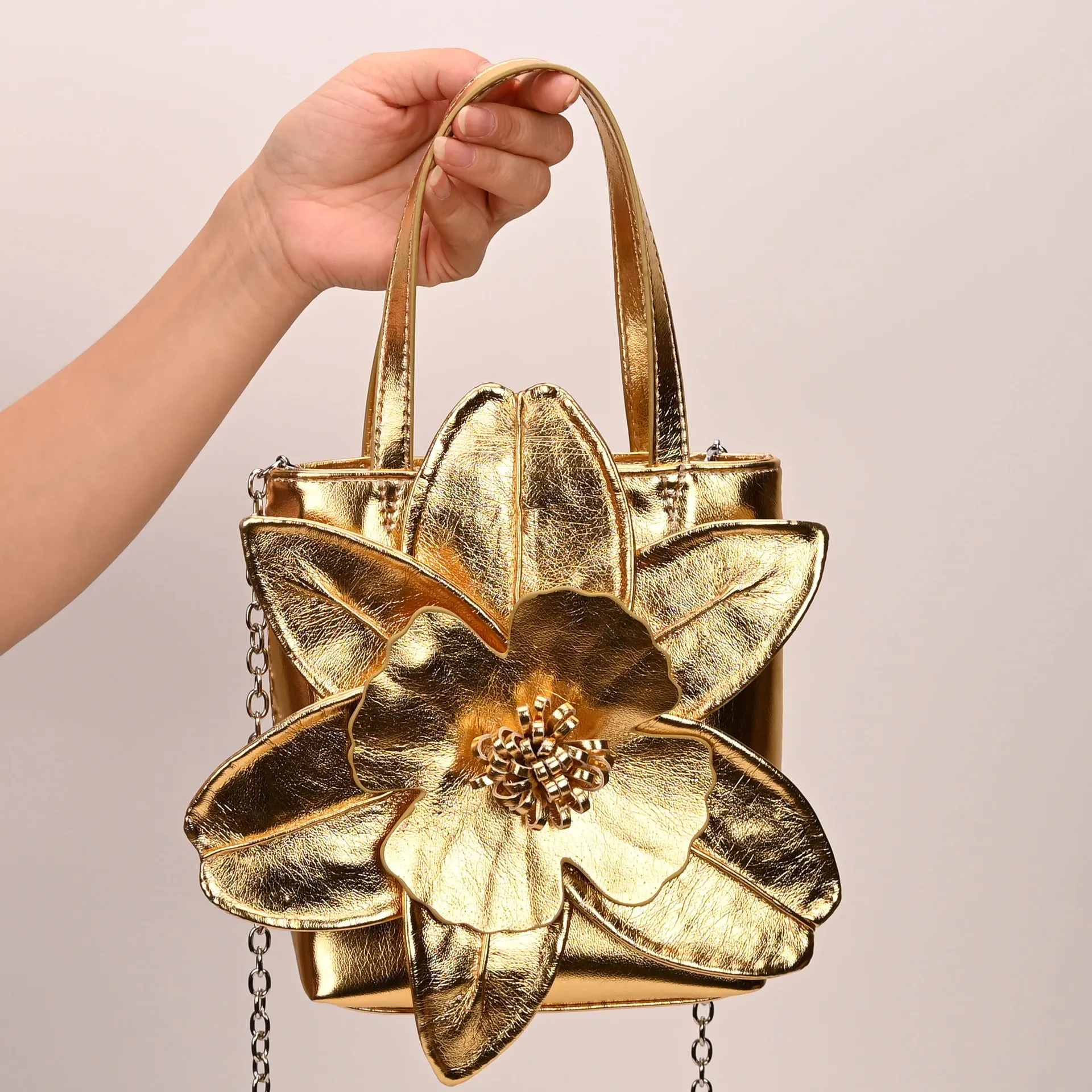 

New Chinese Style 3D Floral Decor Handbag Premium Petal Shoulder Crossbody Top-Handle Chain Bag for Women Elevate your ensemble