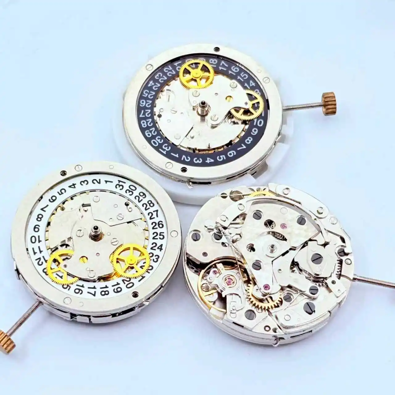 إكسسوارات الساعة المصنوعة في الصين Dandong 7750 حركة مكسورة حركة قديمة لتفكيك ممارسة الإصلاح بدون تمرين