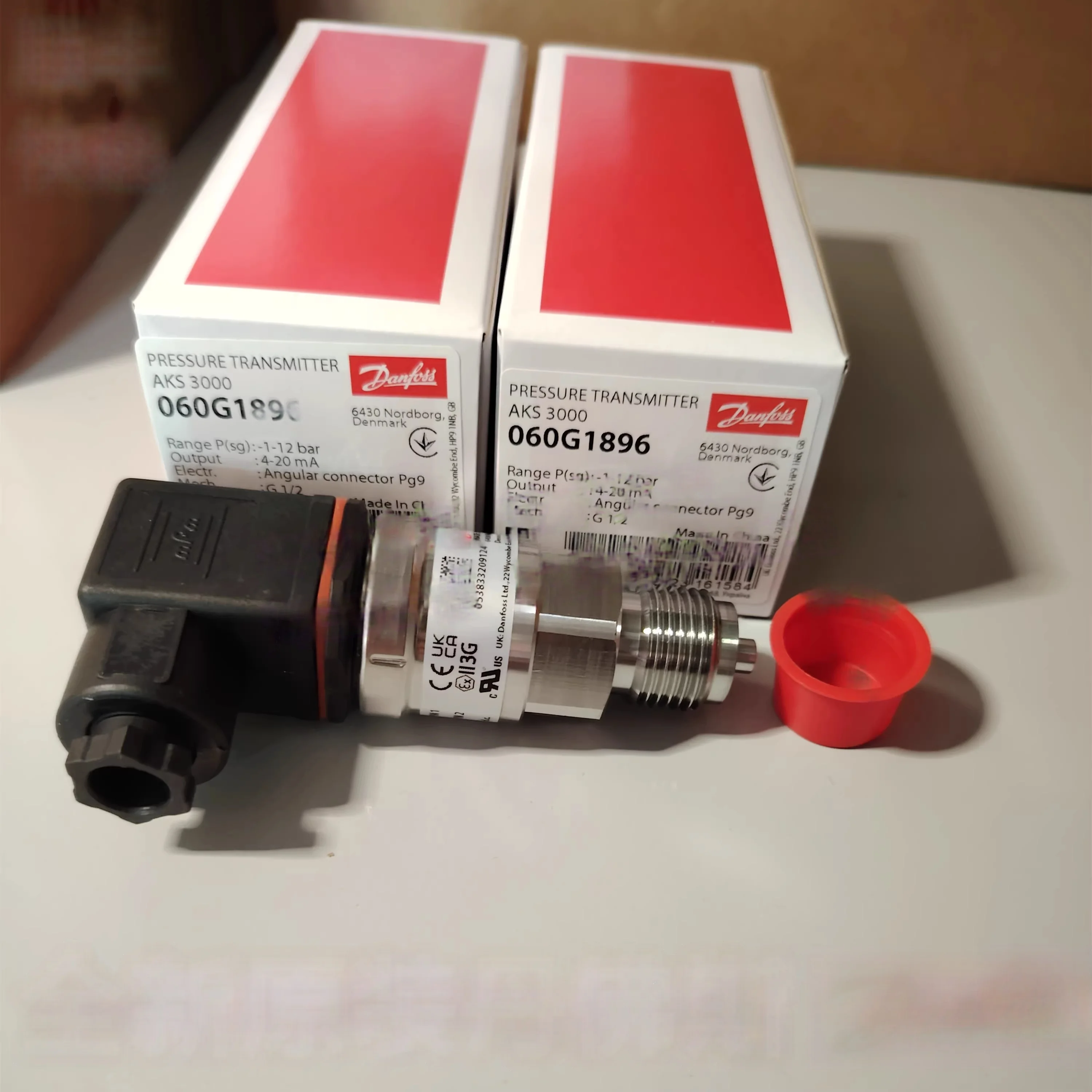 

New Danfoss pressure sensor AKS3000 (060G1896)(060G3631)(060G3958)(060G5846)(060G1007)(060G1058)(060G6203)(060G6513)(060G6519)