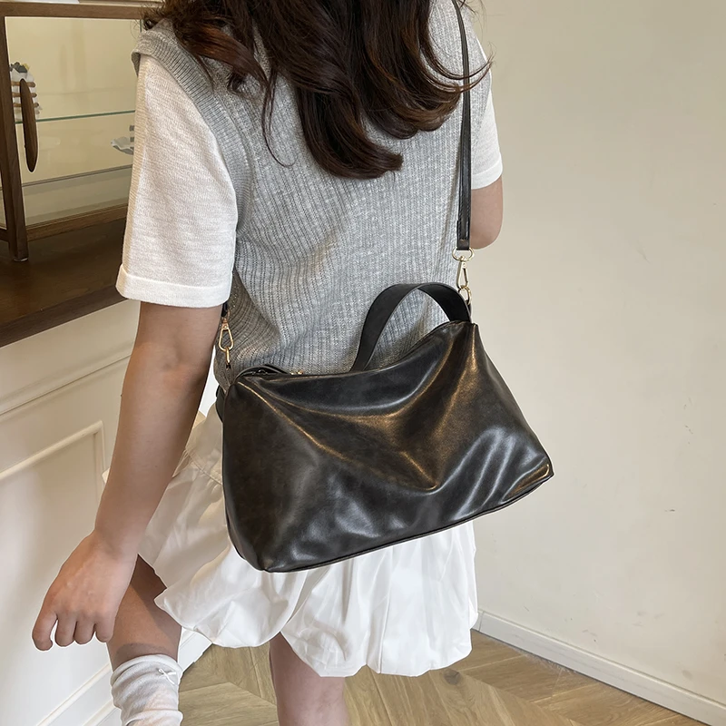 

Elegant Women Leather Luxury Classic Fashion Designer Crossbody Shoulder Tote Bag Handbag For Chic Daily Wear