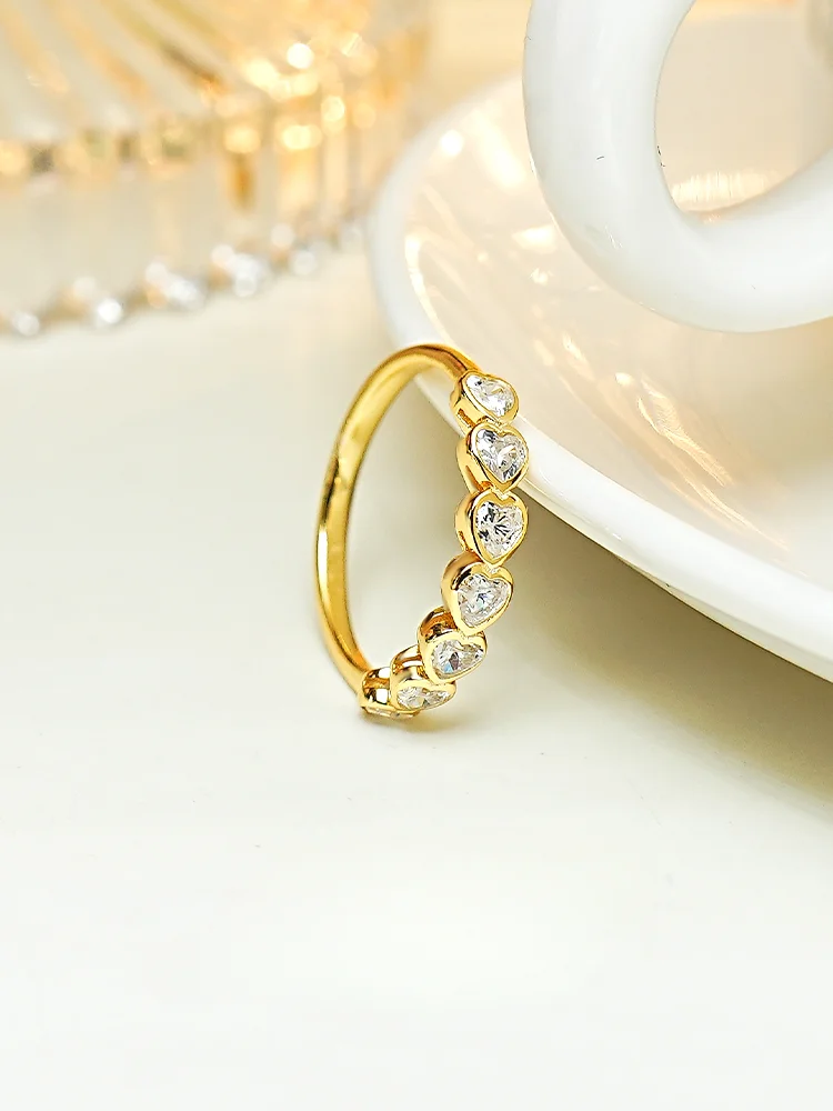 Light luxury 925 sterling silver gold-plated diamond ring set with high carbon diamonds, with a unique and versatile design