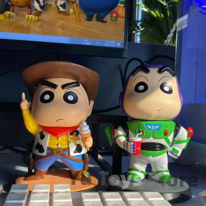 2024 17 Cm Crayon Shin-chan Cos Dick Denim Buzz Lightyear Woestijn Cactus Scène Anime Figuren Model Ornamenten Collectible speelgoed