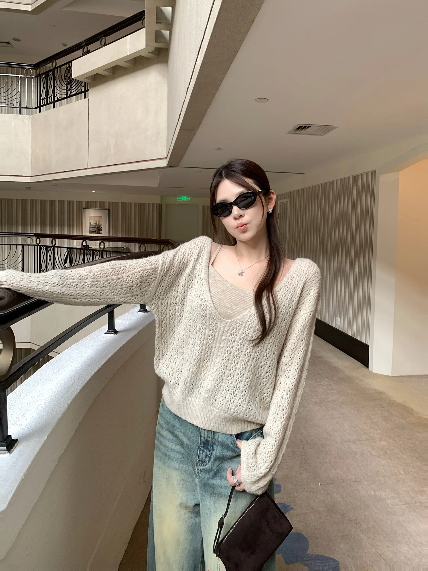 

Y Studio Women's Khaki Camere Knitted Sweater V-Ne Hollow out Hook Flower Design Casual Sle Autumn Collection