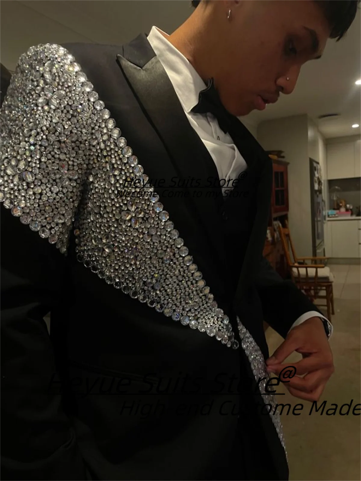 

Gorgeous Diamond Men Suits Customized Slim Fit peak Lapel Groom Wedding Tuxedos 2 Pieces Sets Male Party Blazers Ropa Hombre