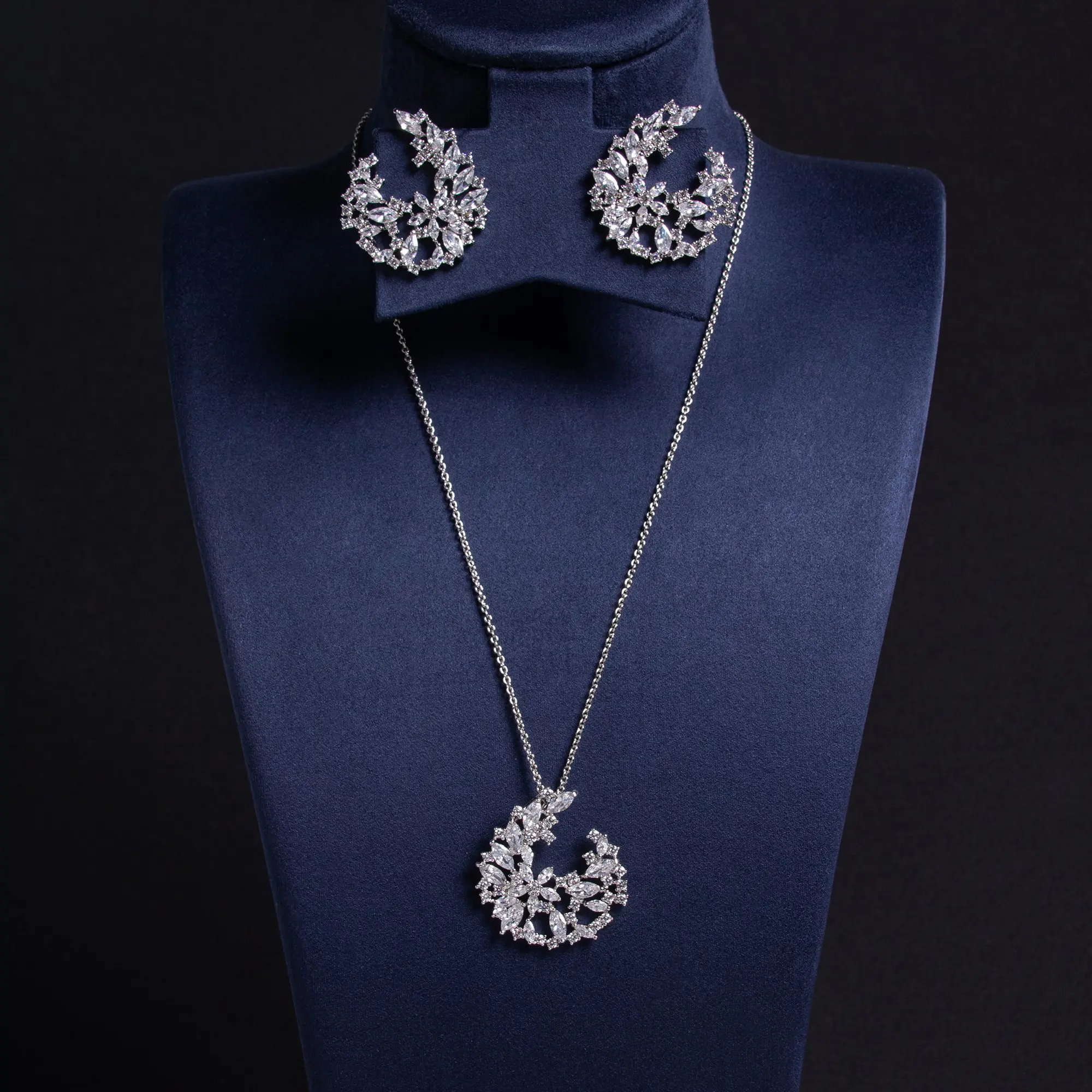

2025 New Daily Jewellery Women's Dress Party Hundred AAACZ Zirconium 2 Pcs Necklace Earrings Engagement Holiday Gift M-41