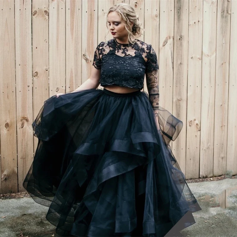 Two Pieces Black Gothic Wedding Dress Ruffle Piping Skirt A-Line Boho Beach Floor Length Bridal Gowns Short Sleeve 2023 Vestido