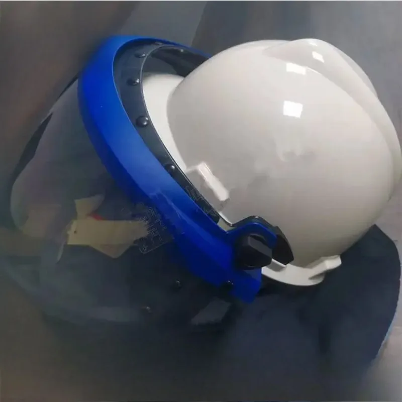 High-voltage protective helmets for power maintenance and electrical work during live operations
