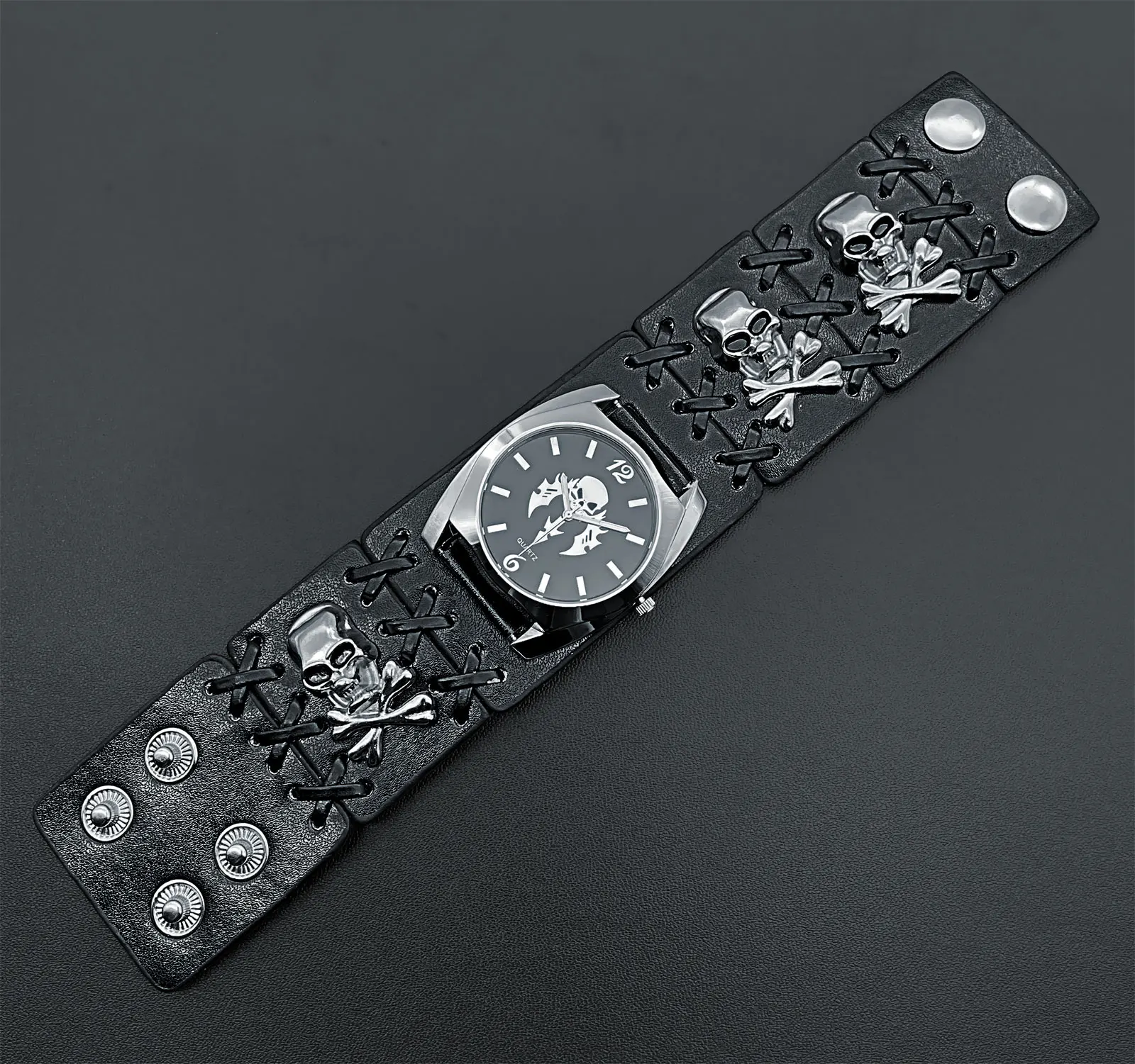 New Top Brand Leather Punk Skull Quartz Watch for Men's 3D Metal Rivet Sports Men's Watch Religio Masculino+ Box Gift