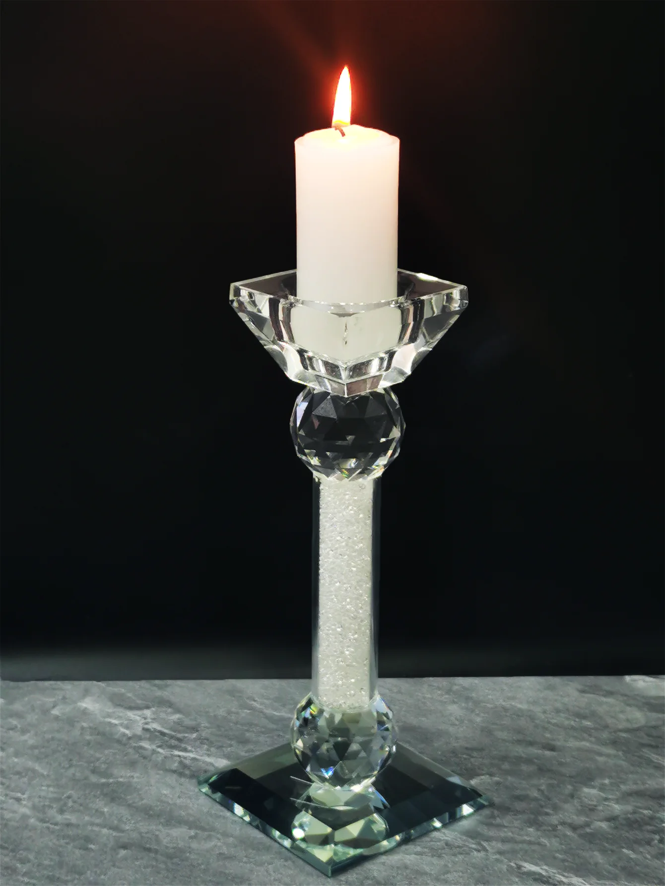 A large-size handmade crystal candlestick, trapezoidal double diamond goblet, oil lamp, high temperature resistant crystal glass, suitable for daily home decoration, wedding, Ramadan, livestock, birthday, banquet and festive party decoration ornaments, daily necessities, romantic candlelight atmosphere photo decoration dinner candlestick props