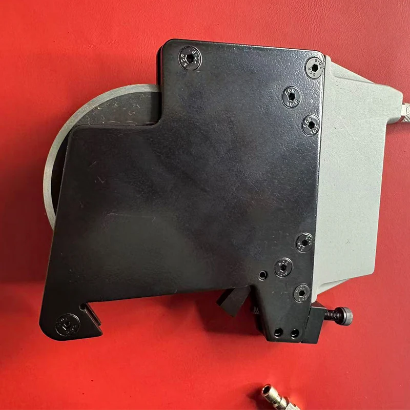 Iron Type Slitting Pneumatic Blade Holder Paper Film Plastic Leather Slitter Tools Paper Machinery Parts with 1Pc Blade