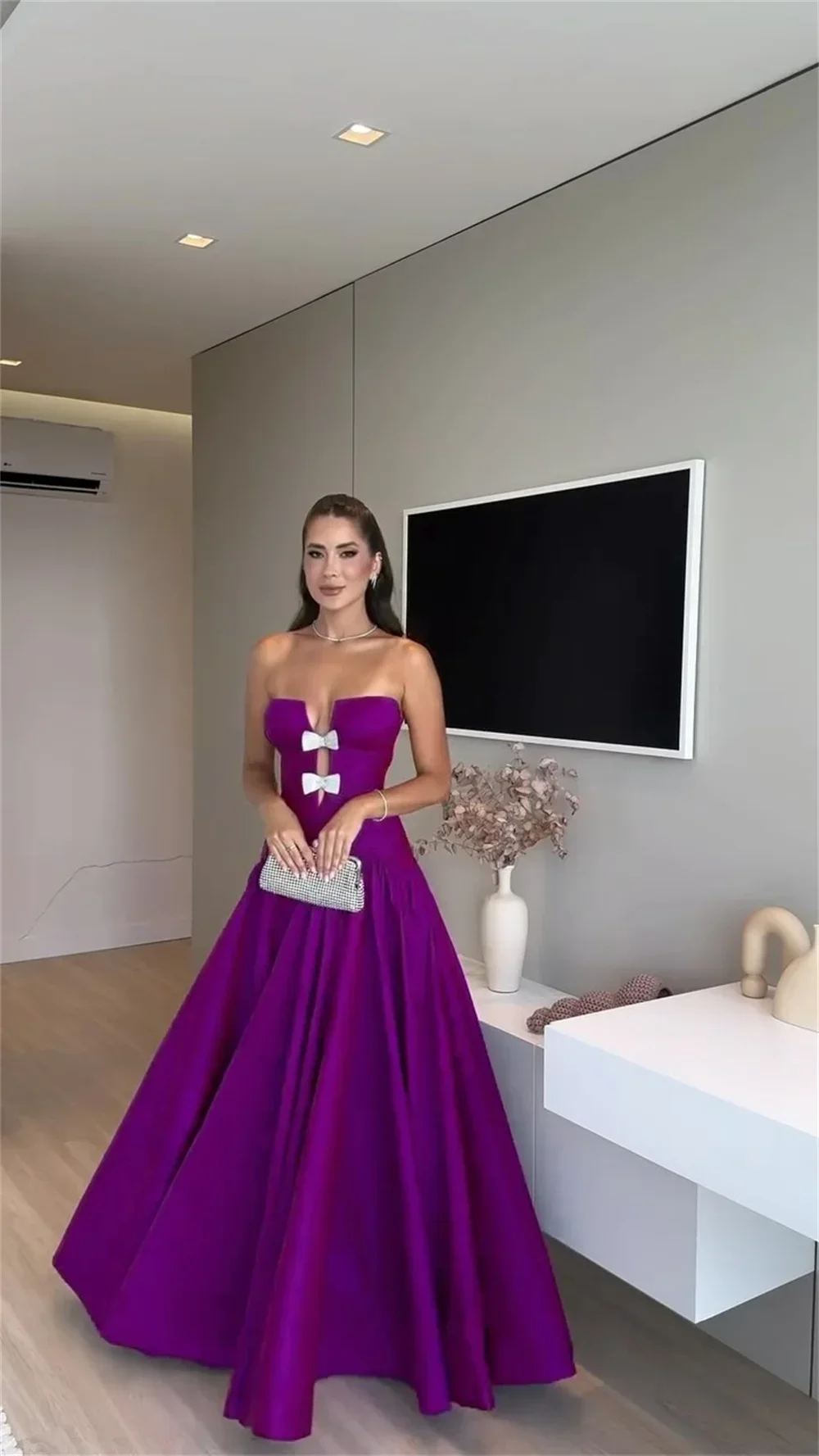 

Customized Purple Cut-out A-line Strapless Prom Dress A-line Pleated vestidos de noiva Elegant Floor-Length Evening Dresses 2025