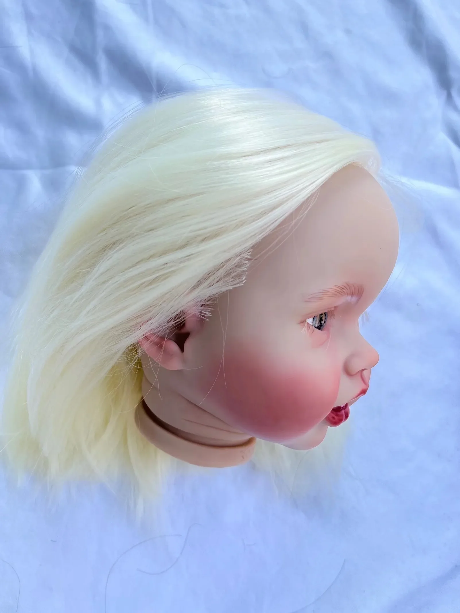 Aangepaste beperkte levering 24 inch herboren baby lottie met handgeworteld wit haar geschilderd kit DIY deel echte foto's