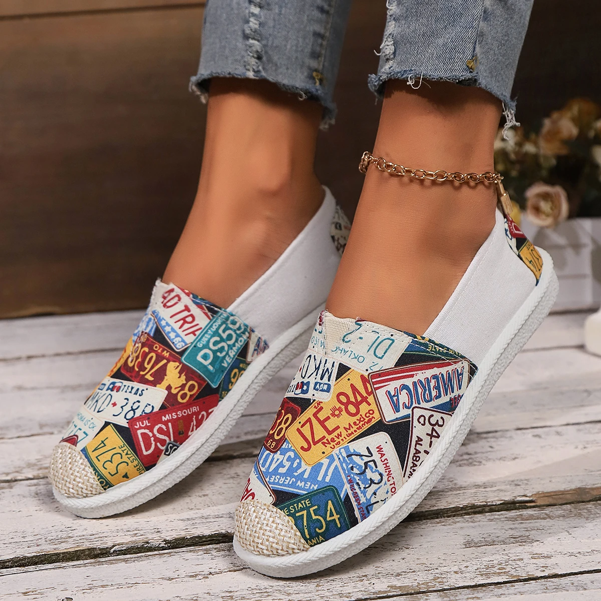 2024 Summer Ladies Casual Comfort Bohemian Slip on Lazy Shoes Female Womens Flat Slip on Canvas Strap Loafers Straw Espadrilles