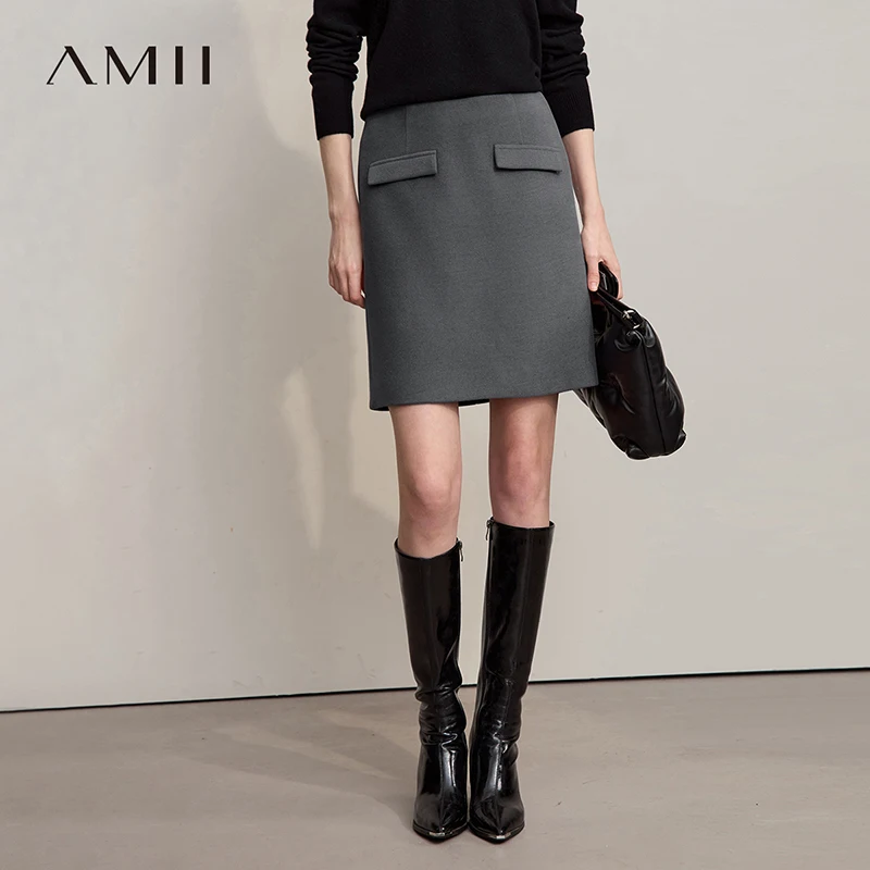 AMII Rechte Minirok 2025 Winter Nieuwe Elegante Commuter Korte Rokken Voor Vrouwen Effen Kleur Veelzijdige Dameskleding 12544004