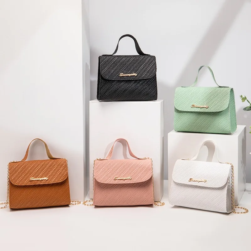 

Leisure small square bag autumn and winter new women's bag wholesale simple handbag embossed chain bag cross-border bags