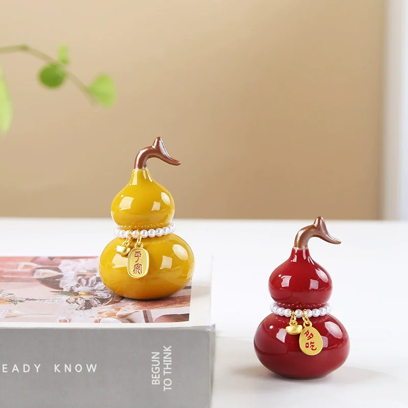 Mini Ceramic Gourd Tea Pet， Kiln Changed Multicolor Small Ornament， Lucky Hanging Decor for Home Xuan Guan， Desk Feng Shui Figur