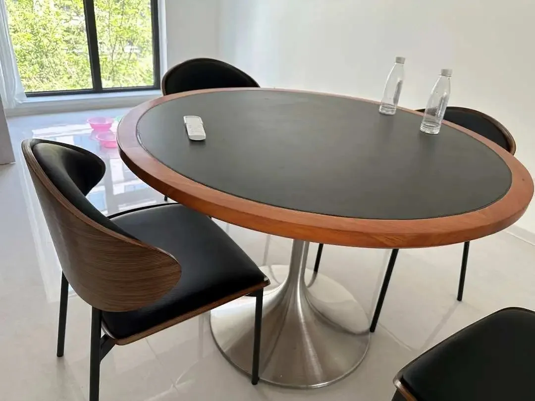 كراسي تناول الطعام الجلدية الراقية طاولة عشاء من الخشب الصلب مجموعة أثاث المطاعم المنزلية مقعد مريح كراسي غرفة الطعام المتينة