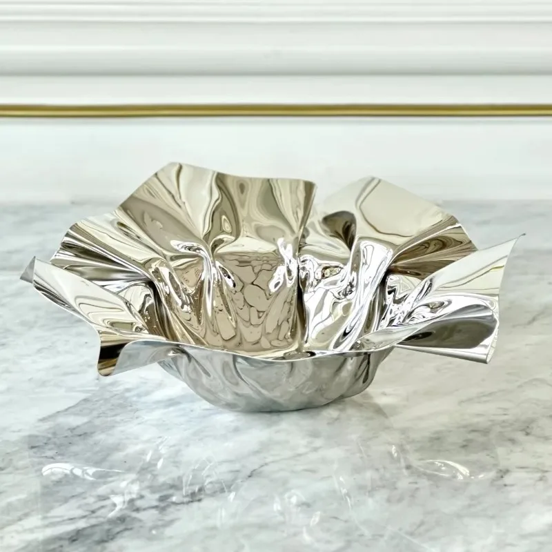 The high-end unique style of metal silver finished chocolate tray is specially designed for the luxury service of chocolate
