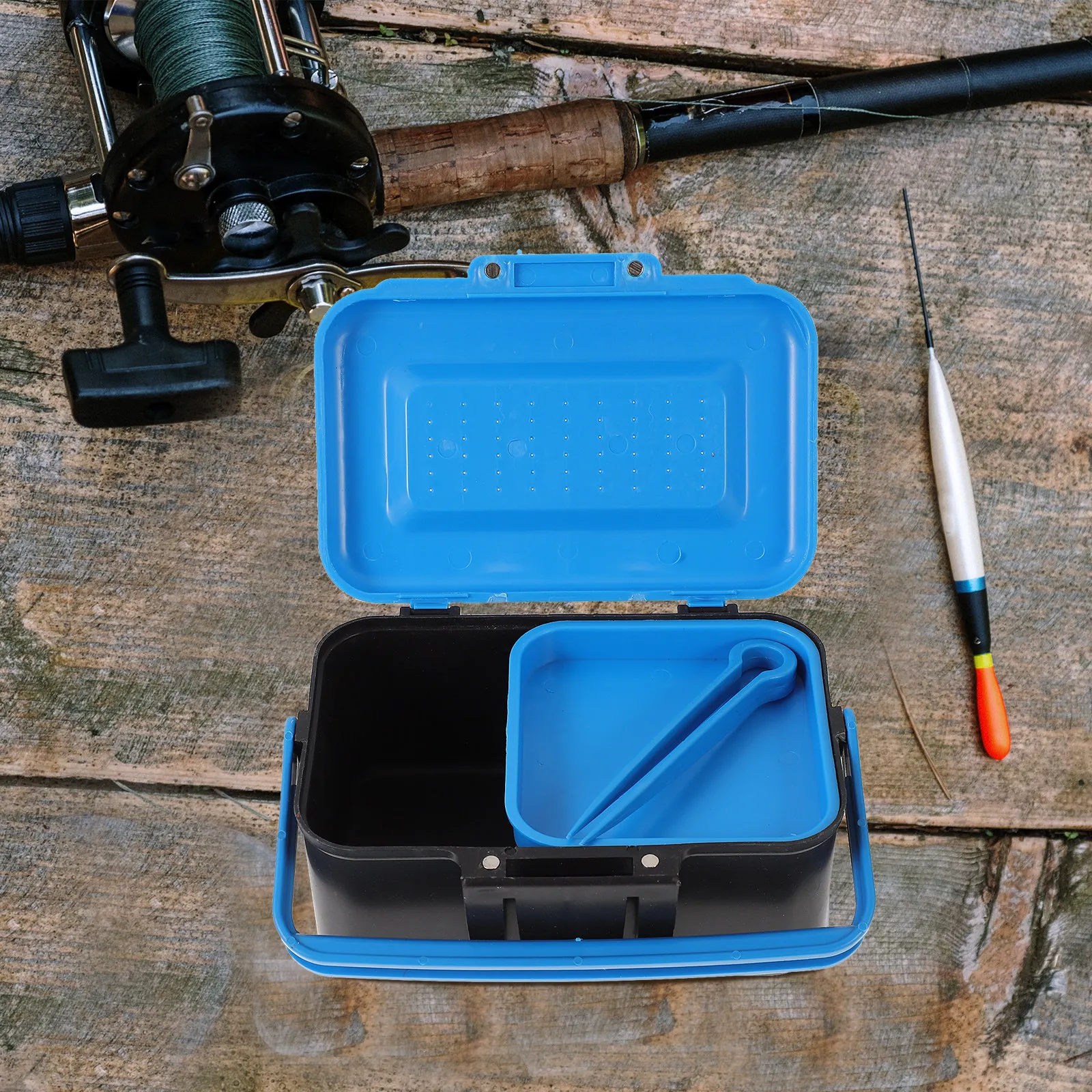 

Набор из 2 премиальных рыболовных коробок для приманок: прочные, с усиленным корпусом, системой вентиляции, отделениями, портативные, многофункциональные.