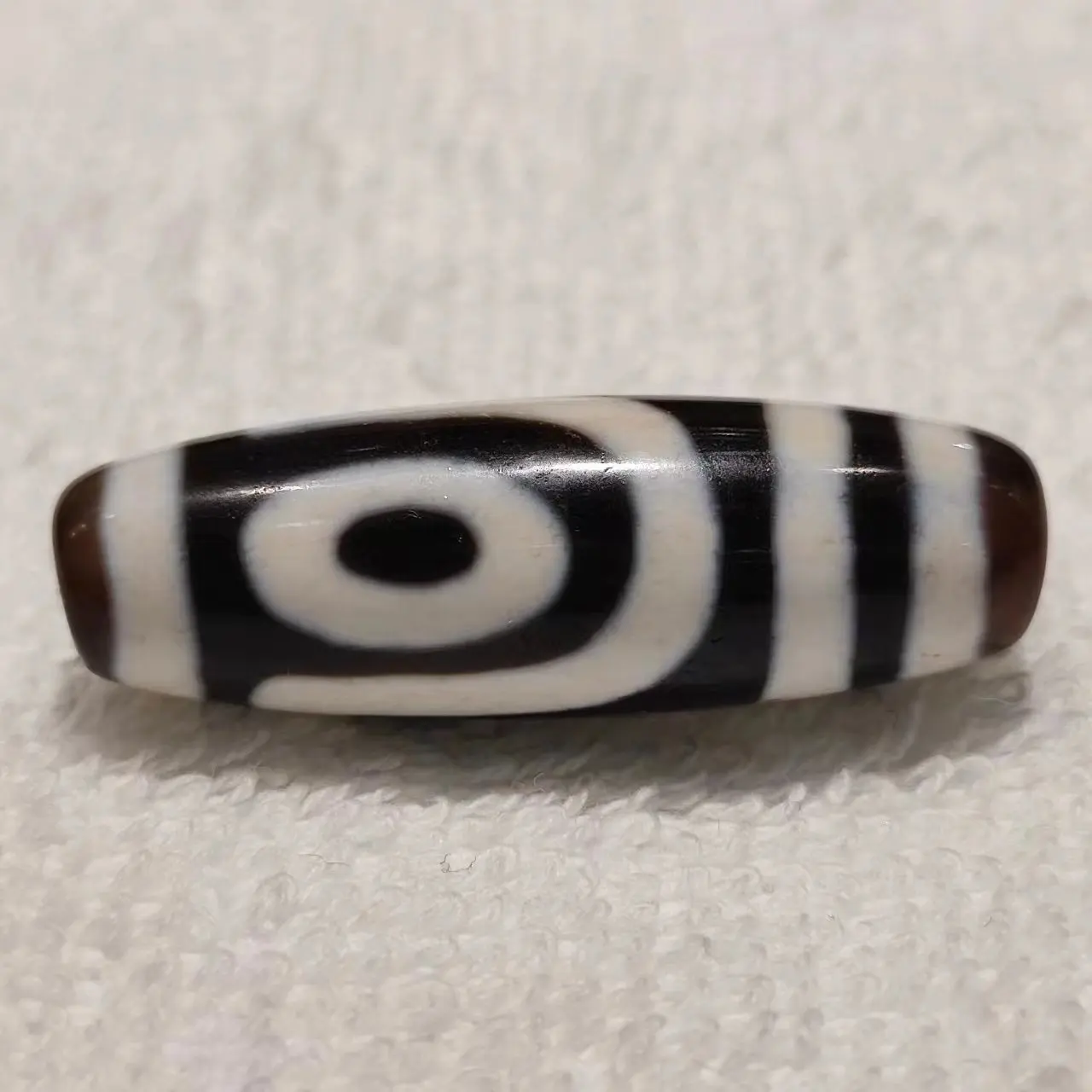 1pcs/lot natural two-eye pattern old agate dzi Extreme black and white cinnabar Old material Rare handmade beads Weathering line