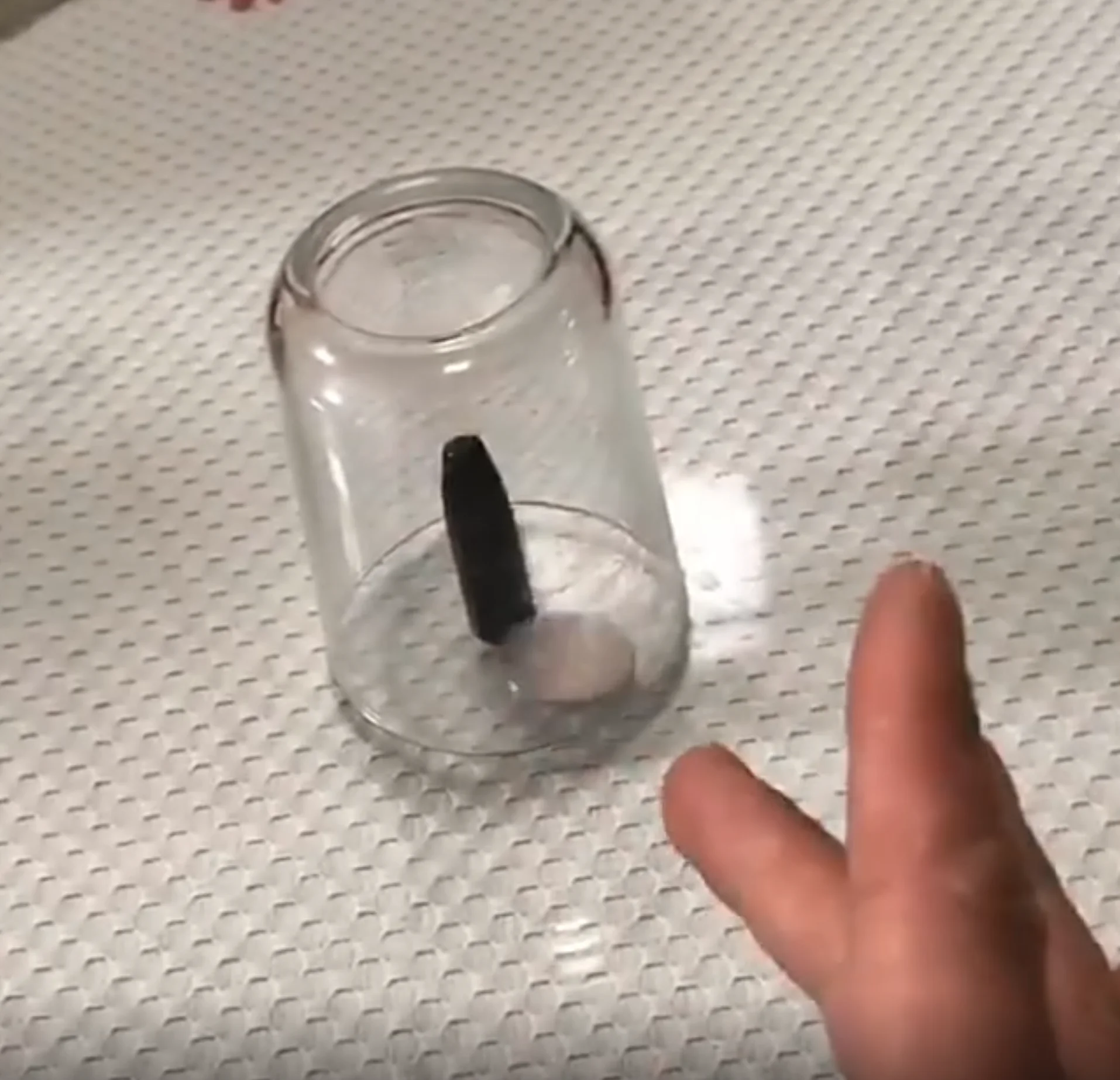 Telekinesis Sharpie Cap Magic Tricks Coin Fall Off The Cap Close 