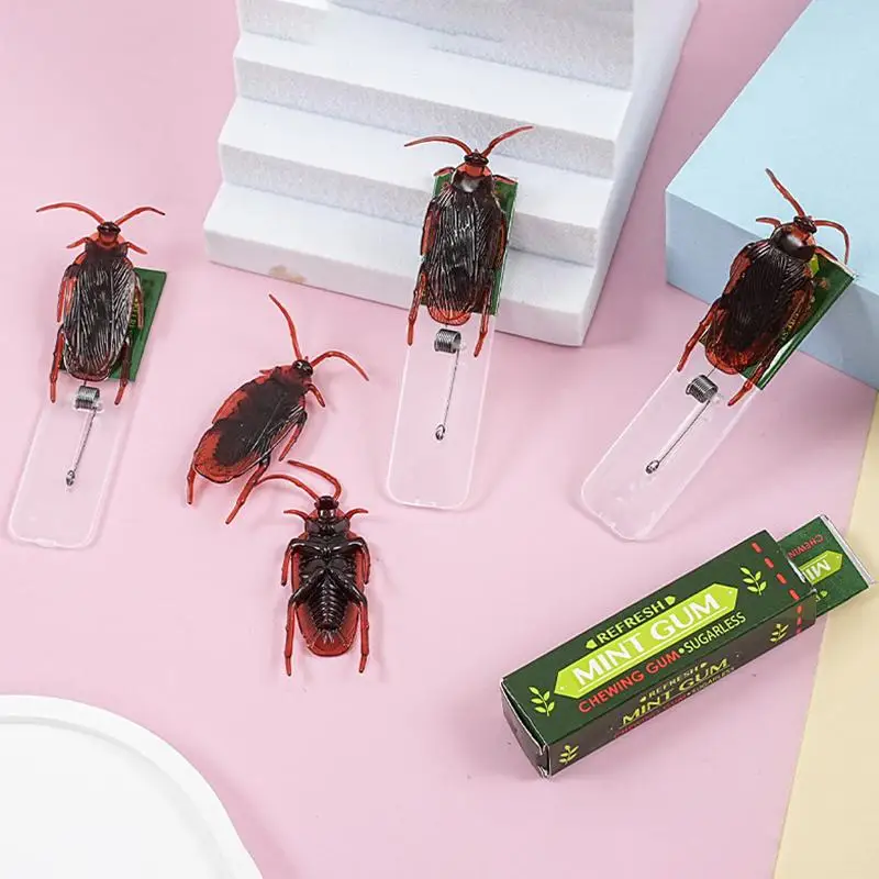 หมากฝรั่งรูปแมลงสาบปลอม ของเล่นแกล้งคน วันเอพริลฟูลส์ ของขวัญตลก ของเล่นแปลกใหม่ ของขวัญแกล้งเพื่อน สนุกในงานปาร์ตี้