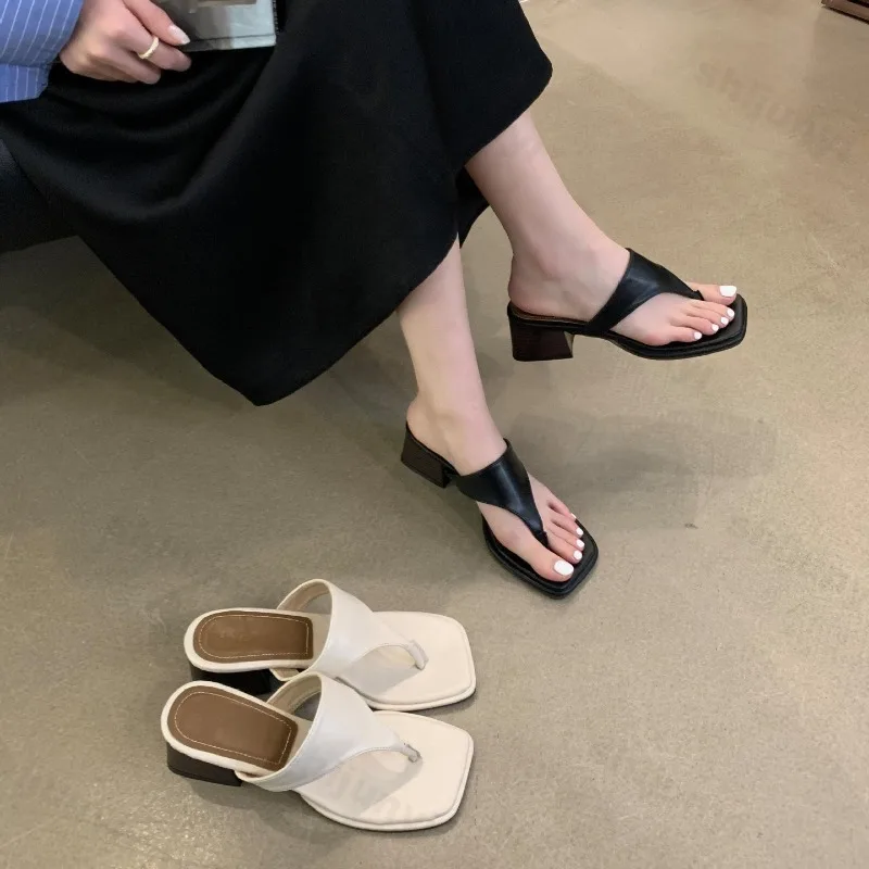 

Fashion Korean Version Thick Heeled Women Flip Flops Summer 2025 New Square Toe Beach Vacation Outdoor Comfortable Cool Slippers