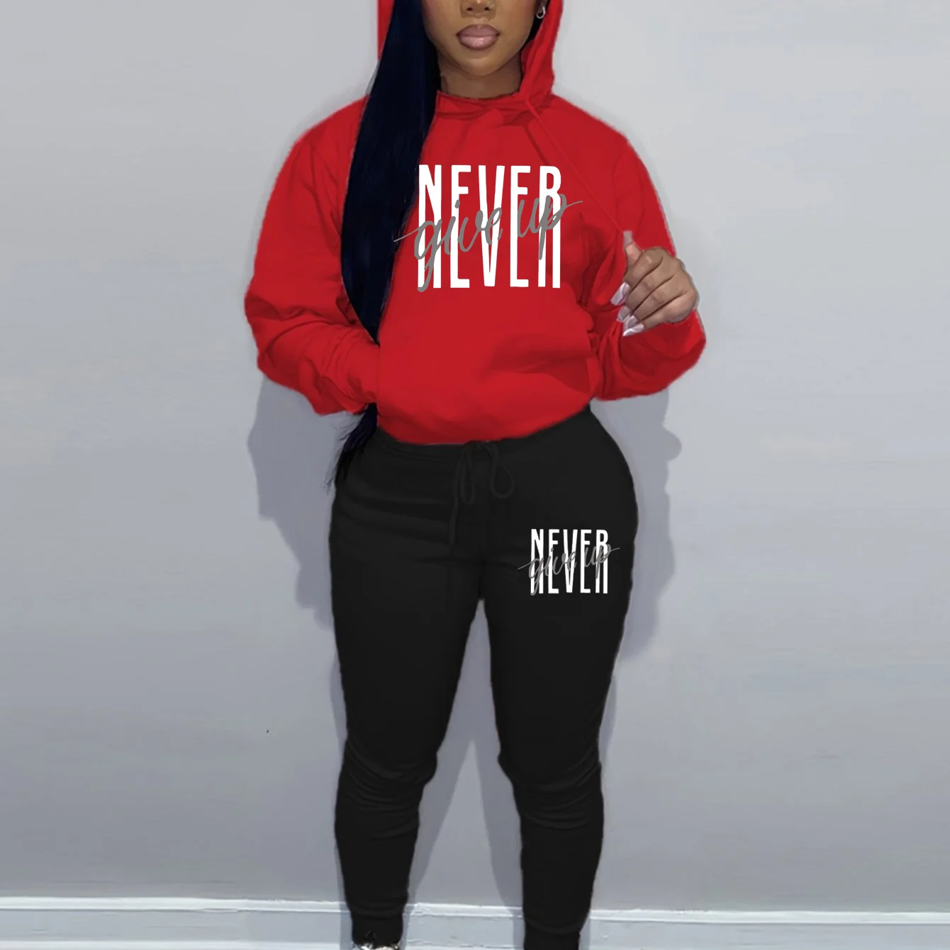 ชุดเสื้อฮู้ดมีฮู้ดพิมพ์ลายตัวอักษร NEVER give up สไตล์ลำลองแนวฮิปฮอปสำหรับผู้หญิง ฤดูใบไม้ร่วงและฤดูหนาว พร้อมกางเกงขายาวทรงสปอร์ต