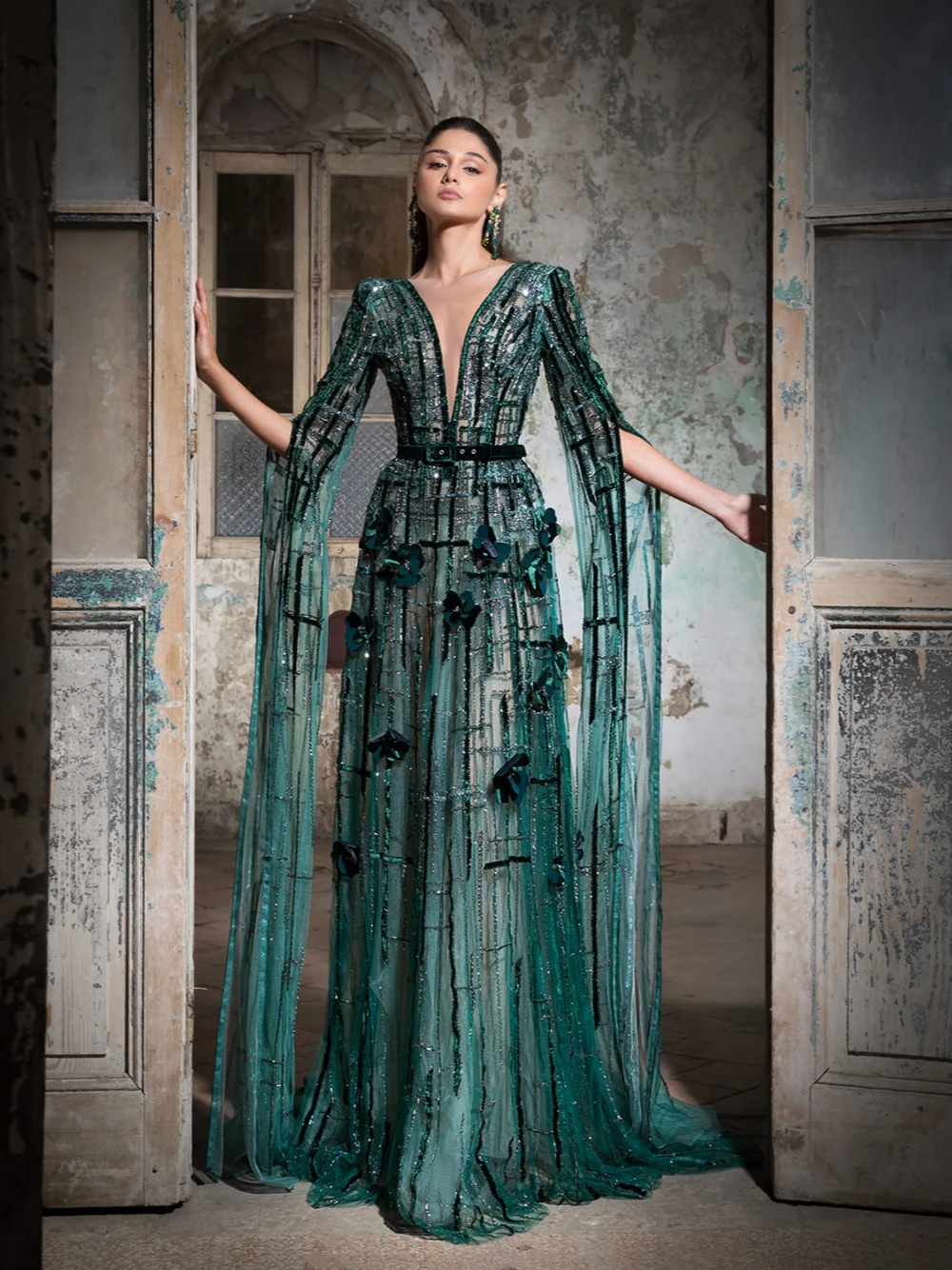 반짝이는 섹시한 플런지 넥라인 이브닝 드레스 3D 꽃 화려한 A 라인 페르시 칵테일 가운 맞춤형 하이 엔드 갈라 착용