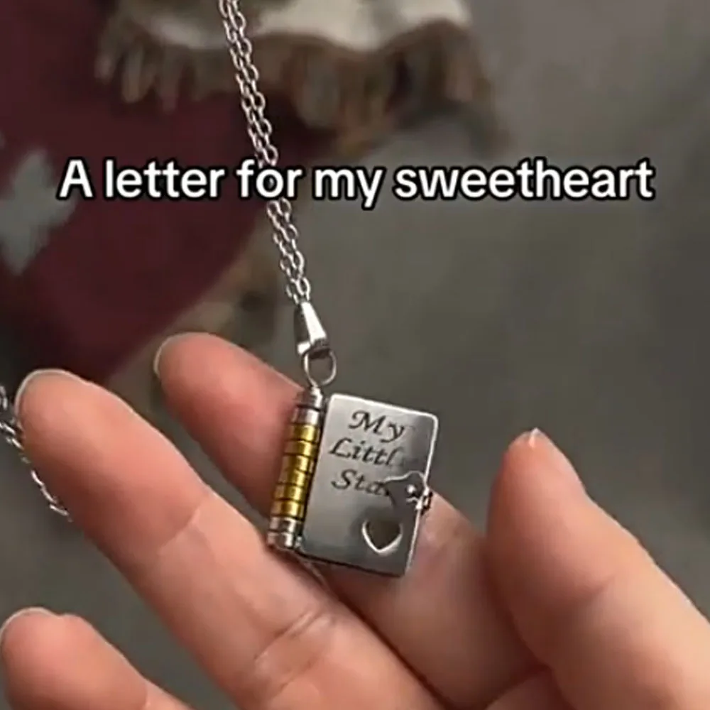 Ожерелье с подвеской «Моя маленькая звездочка» для дочери, открывающиеся страницы, выгравированное ожерелье из нержавеющей стали с буквами, ювелирные изделия, подарки Ожерелье с подвеской «Моя маленькая звездочка» для дочери, открывающиеся страницы, выгравированное ожерелье из нержавеющей стали с буквами, ювелирные изделия, подарки