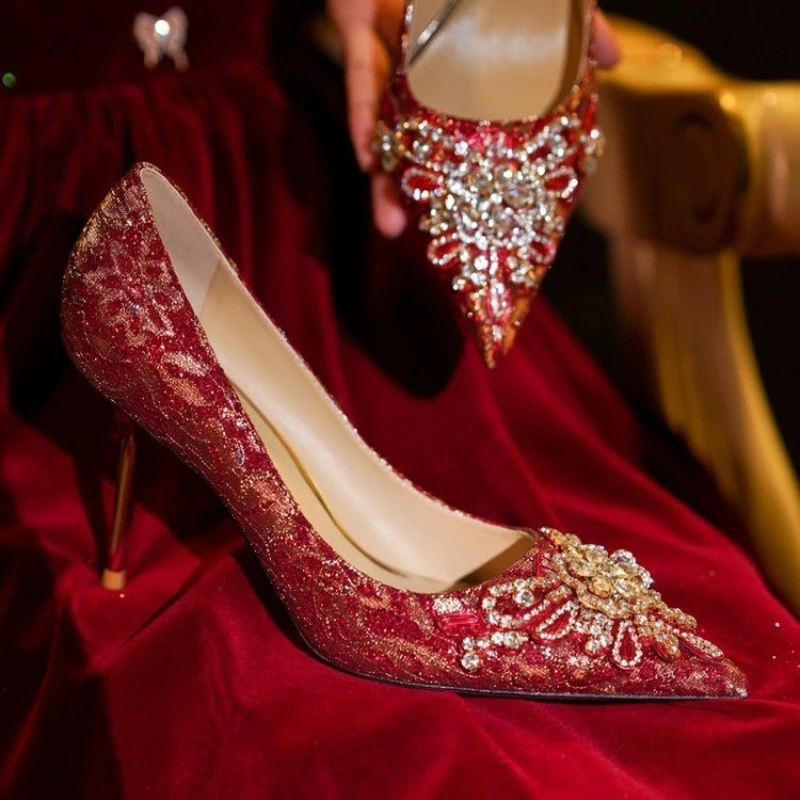 2024 New Pointed Chinese High end Bride Show He Clothing with Two Wears of Thin High Heels Wedding Shoes