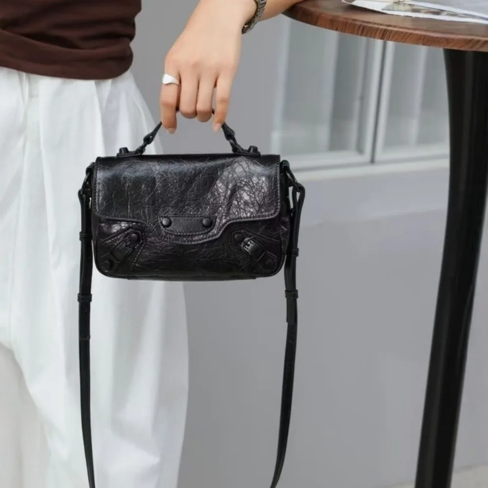 Mini Locomotive Old-fashioned Sheepskin Handbag Messenger Texture Unique Fashion Simple Casual Daily Versatile Advanced