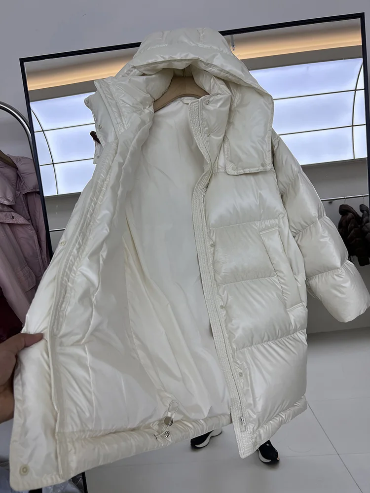 سترة نسائية طويلة بغطاء للرأس فضفاضة بيضاء مبطنة للأسفل سترة عصرية لشتاء 2025 معطف جديد بزرين على شكل قرن البقر بلون سادة #6