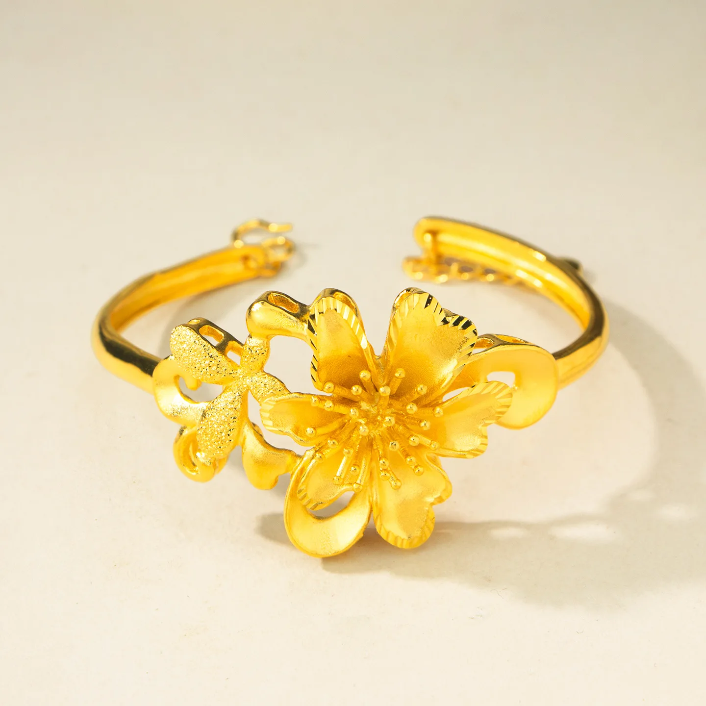 9999 gold flower bracelet - luxurious and fashionable open-ended wristband - perfect for brides during their pre-wedding