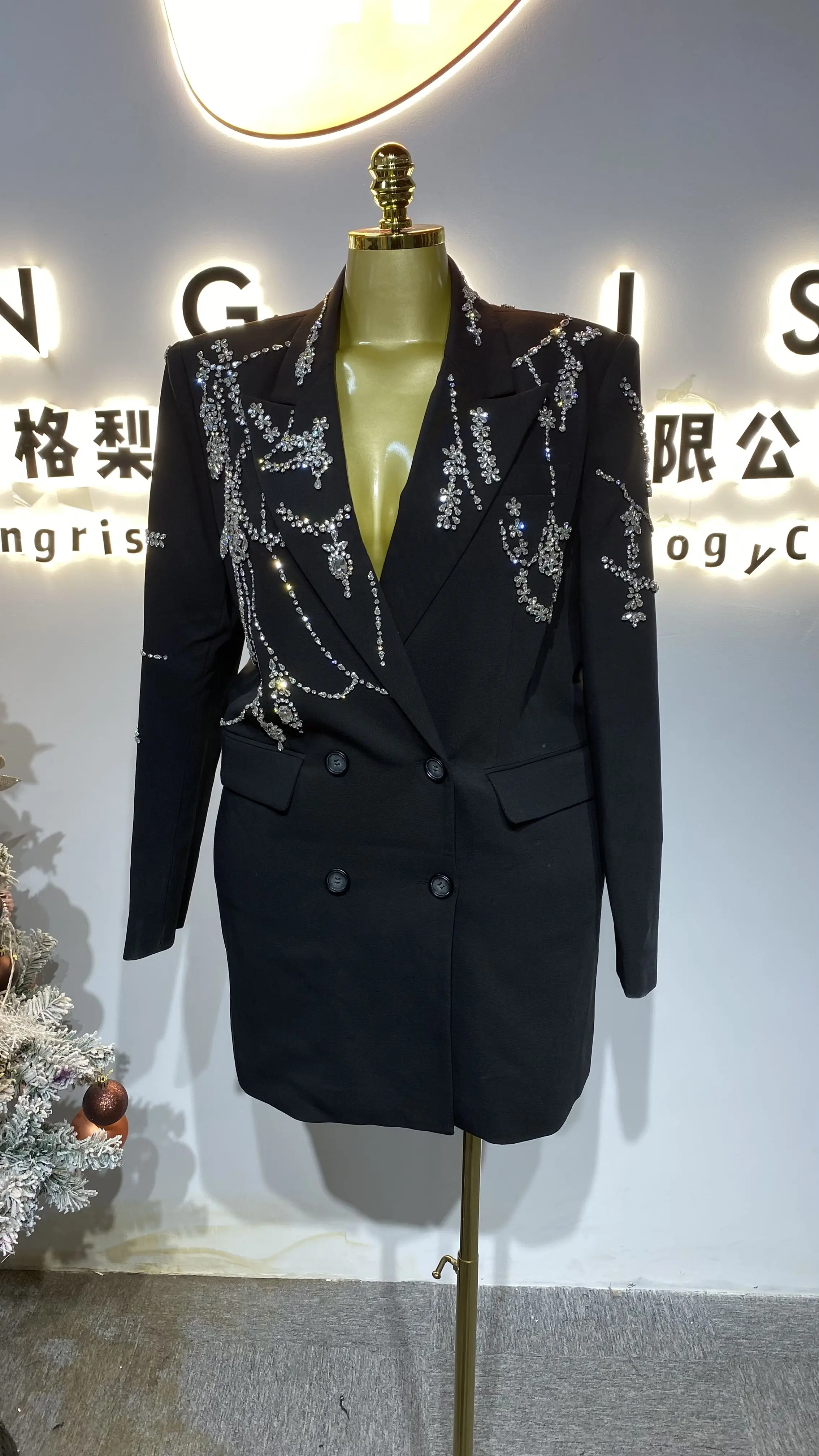 

2025 Luxury Party Sports Jacket for Women & Tuxedo Sports Jacket with Crystal Sports Jacket for Women-GZXX373