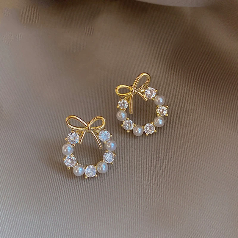 Round Wreath Bow Pearl Stud Earrings Elegant Trend Fashion Korean Women Jewelry Simple Pearl Stud Earrings Small Zircon Ear Clip