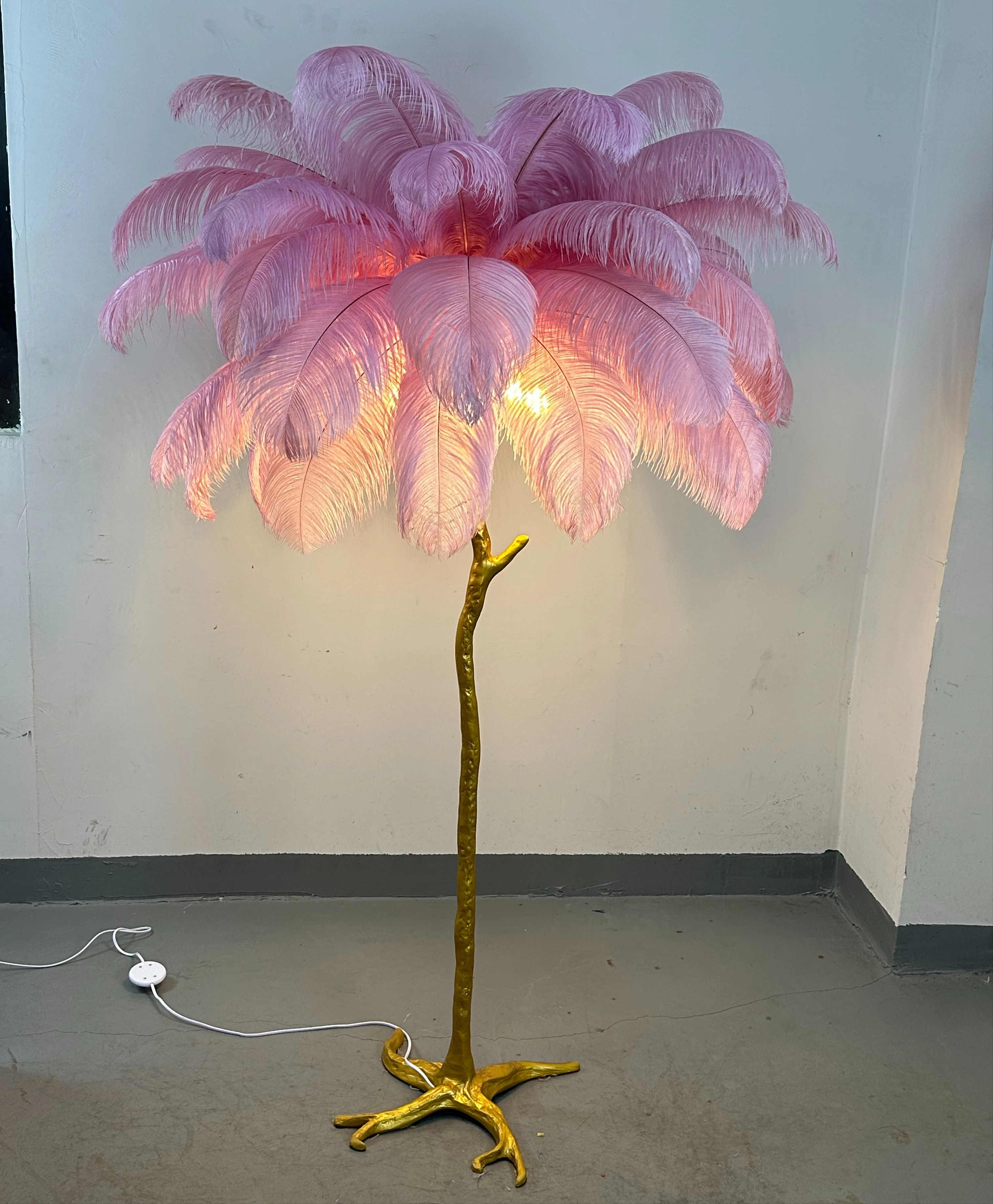 Nordic Feather Floor Lamp Indoor Light Luxury Living Room Home Decor Bedside Sofa Vertical Light E27 Standing Light Fixtures