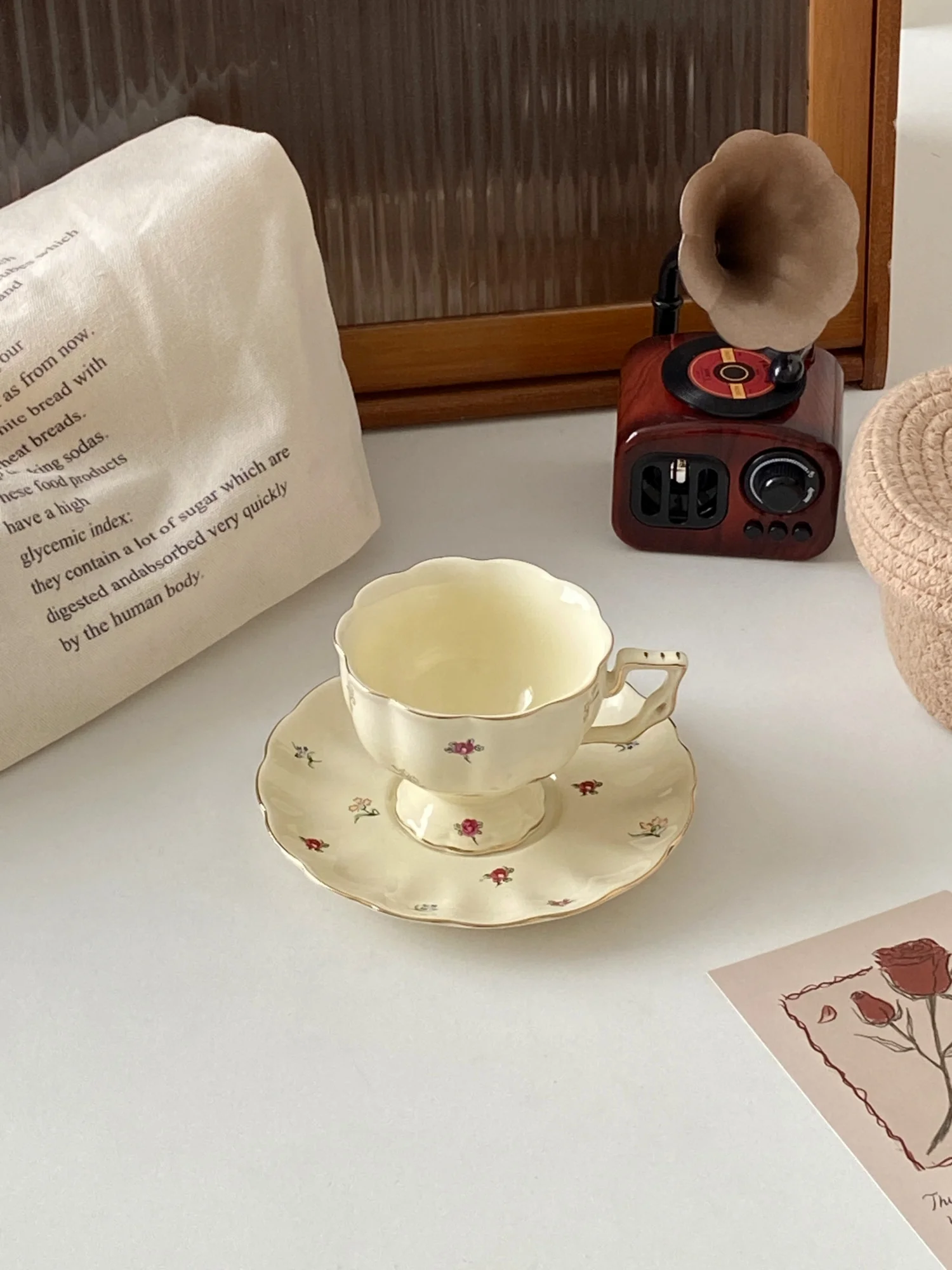 220ml French Vintage Coffee Cup And Plate Set Cream Color Afternoon Tea Cup Dish European Birthday Girl Friend Hand Gift Cup