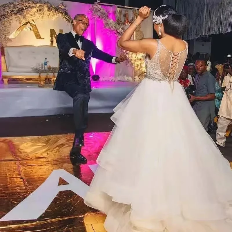 فستان زفاف مخصص مزين بالخرز للحديقة للعروس رداء De Mariage متدرج من التل على شكل حرف a مشد خلفي فستان زفاف