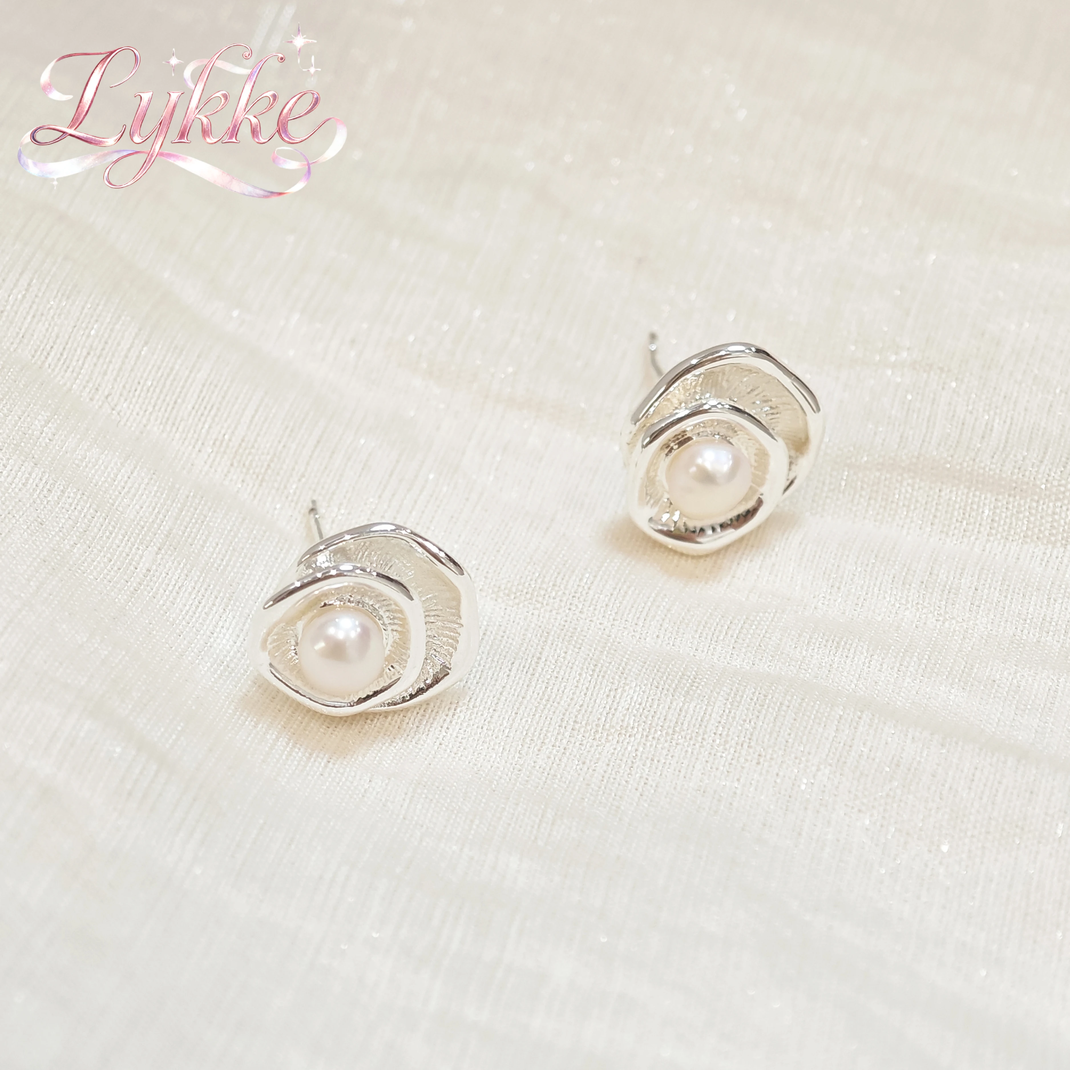 

New Fashionable Irregular Freshwater Pearl Earrings for Women French Retro Elegant Jewelry Gifts Dating Wedding Daily Wear