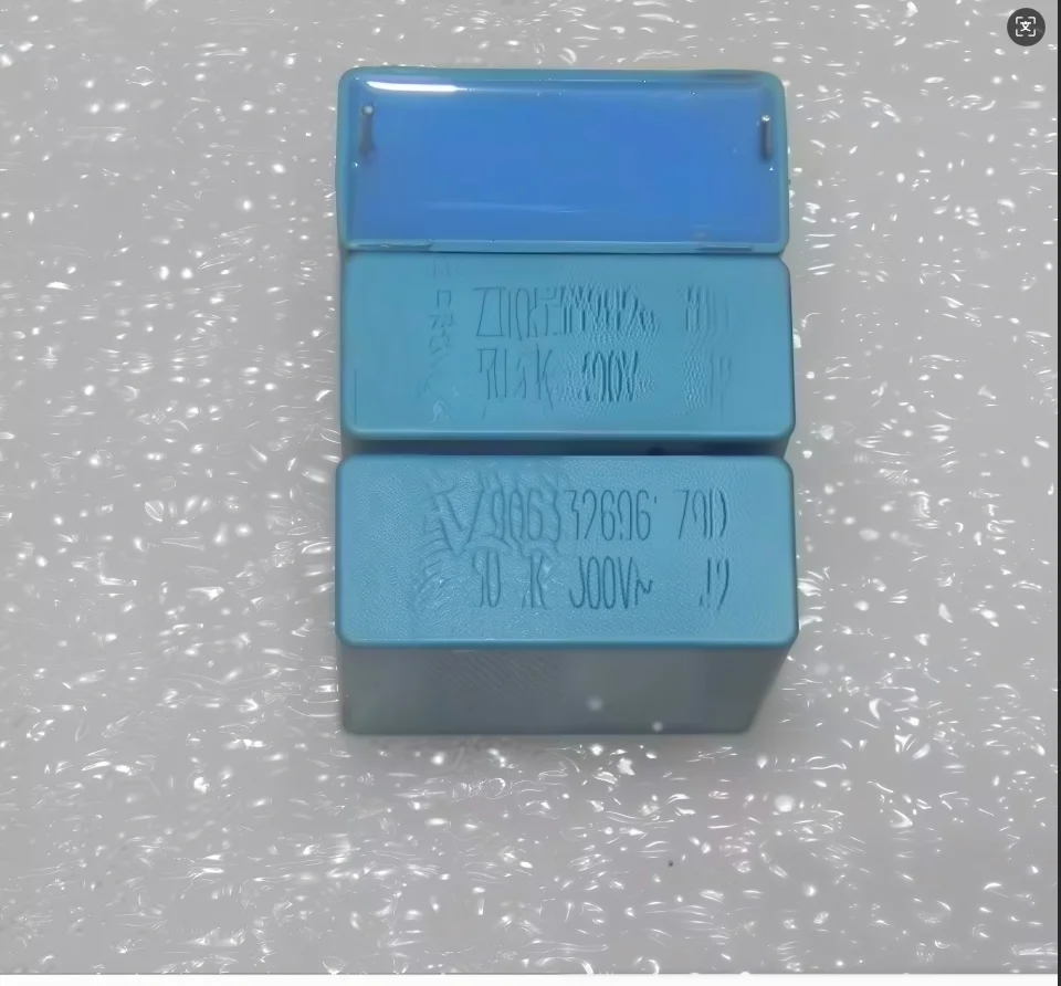 300V 5UF 300VAC 5μF 700VDC Copper-plated Film Capacitor B32794D3505K Dimensions: 32*14*24mm