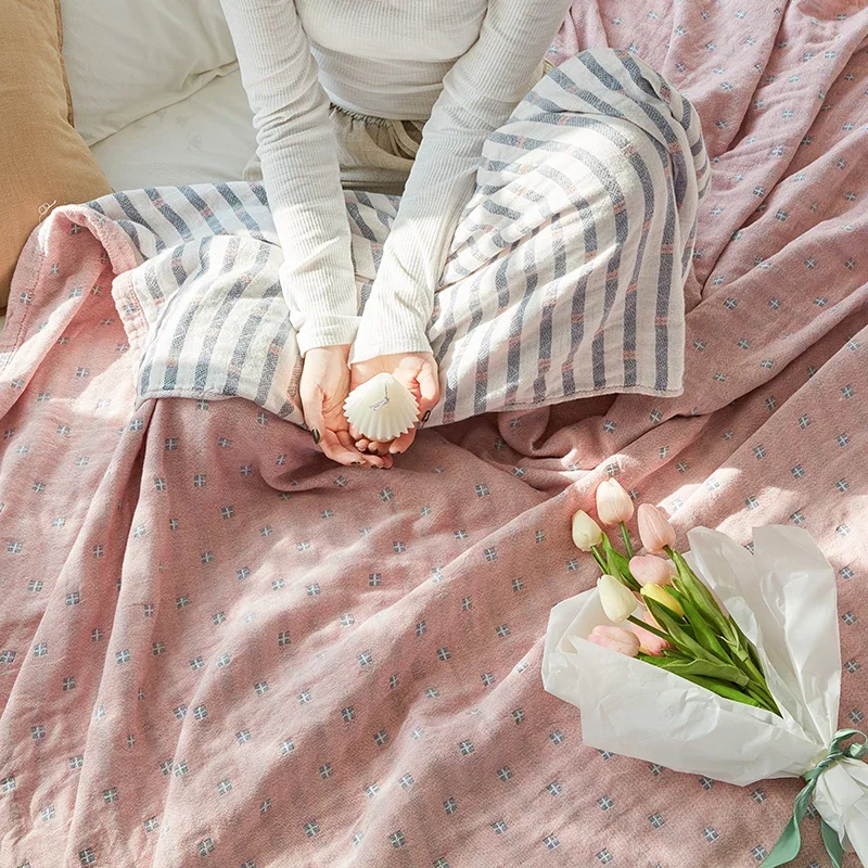Summer Blankets Pure Cotton Gauze Throw Single Double Bed Cooling Blankets Towel Quilt Sofa Bed Cover Bedspreads on The Beds