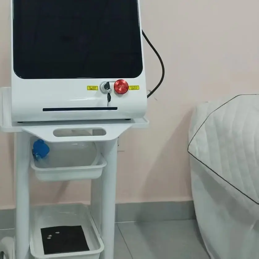 

4500W Professional Hair Removal Machine Alexandrit Diode Triple Wave 808nm 755nm 1064nm White Ice Titanium Epilator