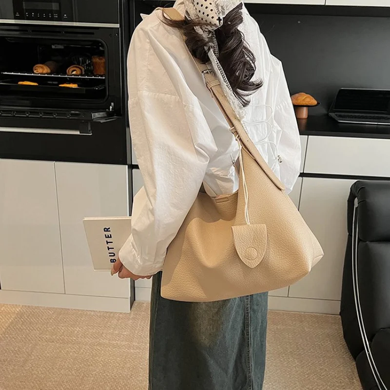 

Elegant Leather Women's Messenger Bag High-End Luxury Brand Fashionable Classic Paris Daily Vintage Bag