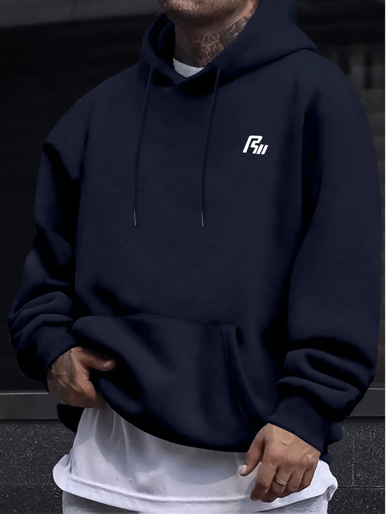 Neuer, trendiger, minimalistischer Herren-Hoodie mit Buchstabenmuster, ein unverzichtbares Winterkleidungsstück mit weichem Innenfutter, geeignet für Freizeit- und Sportbekleidung. – Detail 7