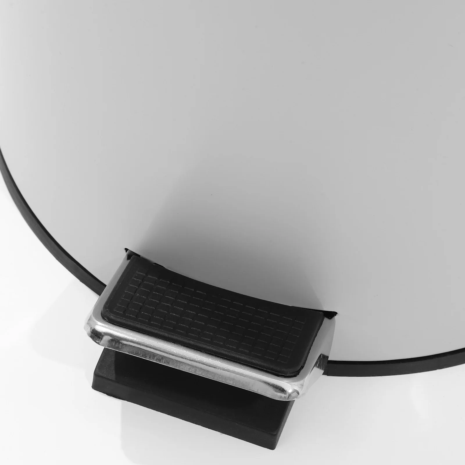 

5L Foot Pedal Flip-Top Trash Close Silent Operation Handle for Kitchen Bedroom Bathroom Waste Bin Indoor Outdoor