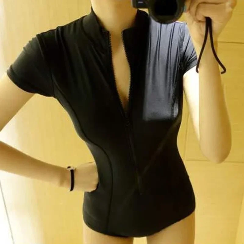 Korean slim black short-sleeved front zipper triangle one-piece swimsuit female conservative hot spring