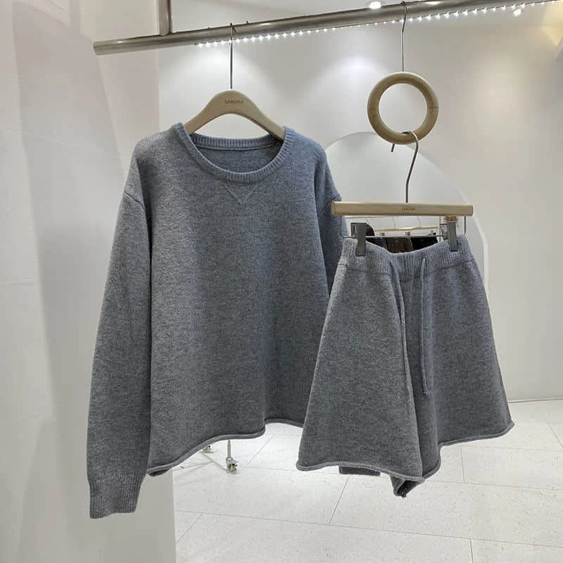 Matching Sets Long Sleeve O-neck Sweaters and Knitted Shorts Sportswear Loose Korean Style Casual Tracksuit Women Two Piece Set