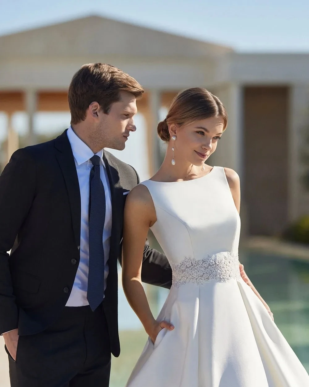 Vestidos De Novia clásicos sin mangas con Espalda descubierta, túnicas De satén para fiesta Formal, tren De barrido, elegantes, 2024