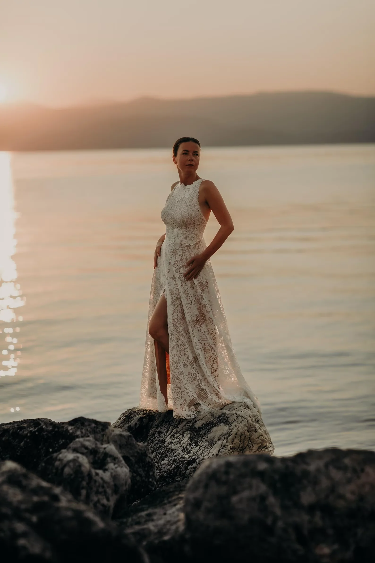 

Customized 2026 Classic And Elegant Lace Applique Bohemian Beach Wedding Dress With Backless Slit And Sexy Ballroom Bride Dress